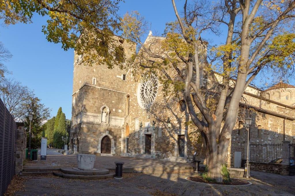 Nuovo Appartamento A San Giusto Trieste Exterior foto