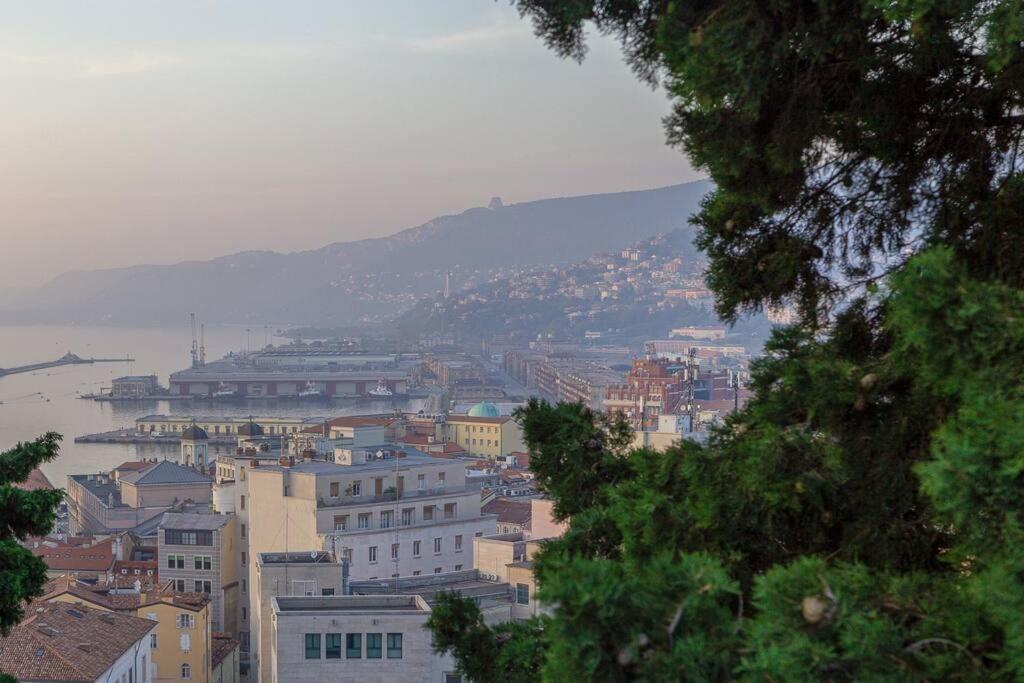 Nuovo Appartamento A San Giusto Trieste Exterior foto
